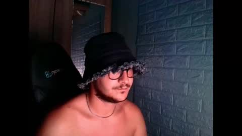 Snapshot of younromki chatting on September 11, 6:13 am A... online show from September 11, 6:13 am