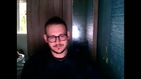 Snapshot of younromki chatting on February 6, 11:24 am A... online show from February 6, 11:24 am