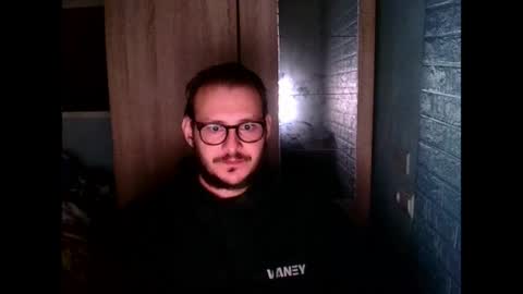 Snapshot of younromki chatting on March 29, 7:47 pm A... online show from March 29, 7:47 pm