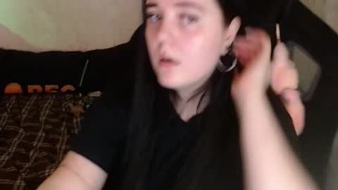 your_8a8y online show from December 5, 8:34 am