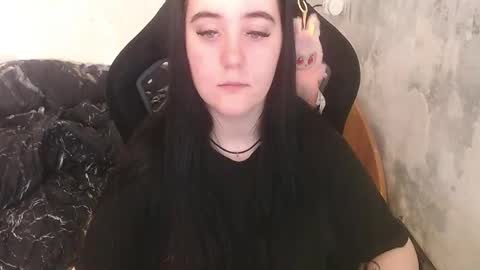 your_8a8y online show from March 12, 4:51 am