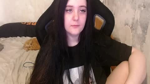 your_8a8y online show from April 10, 8:08 am