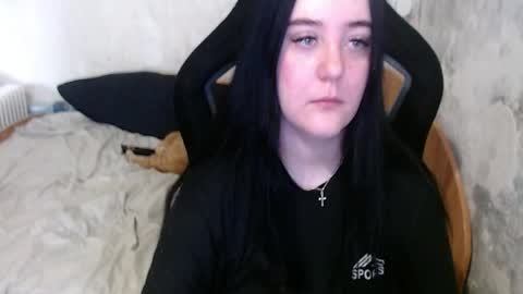 your_8a8y online show from April 20, 11:02 am