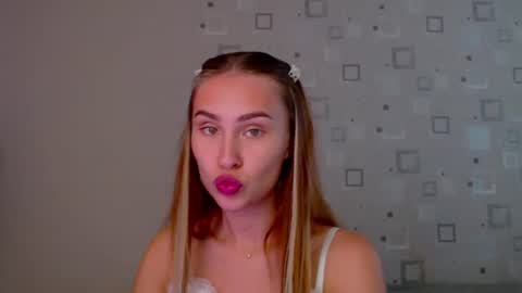 Amelia online show from June 25, 3:27 pm