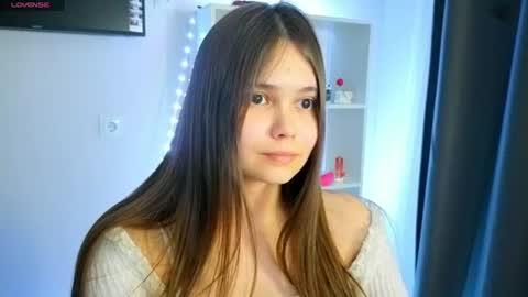 Snapshot of your_casual_vibes chatting on June 17, 6:31 pm Julia Next stream online show from June 17, 6:31 pm