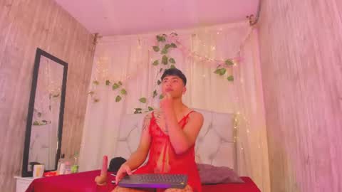 your_kitty_boy online show from July 24, 8:56 am