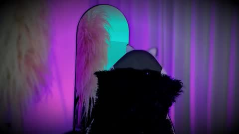 Cami independent model online show from March 4, 8:53 am