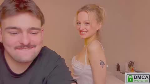 your_molly_mark online show from December 16, 10:53 am