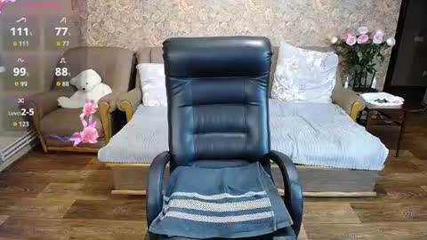 Lily online show from April 28, 6:57 pm