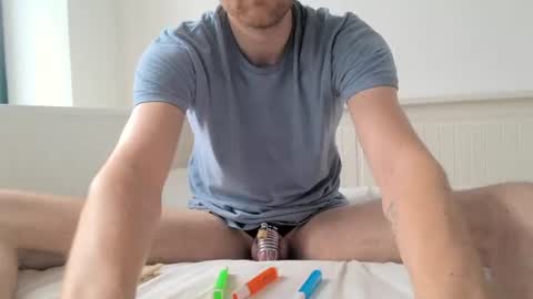 your_slave_boi online show from August 1, 12:59 pm