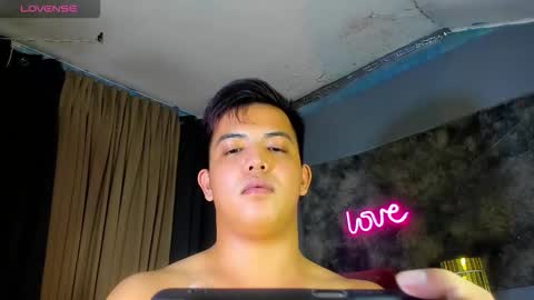 Snapshot of yourasian_bradley chatting on February 3, 6:22 am yourasian_bradley online show from February 3, 6:22 am