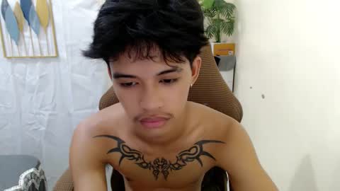 yourasian_eric online show from May 31, 4:53 am