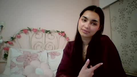yourbella37 online show from May 17, 8:27 pm