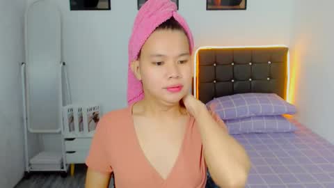 yourcuteprincess_ online show from June 4, 12:55 pm