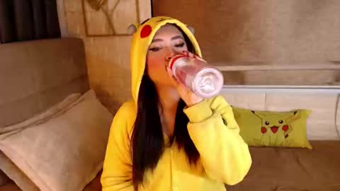 JEN  online show from March 18, 12:19 pm