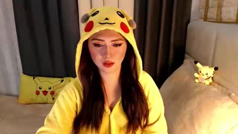 JEN  online show from April 18, 10:52 am