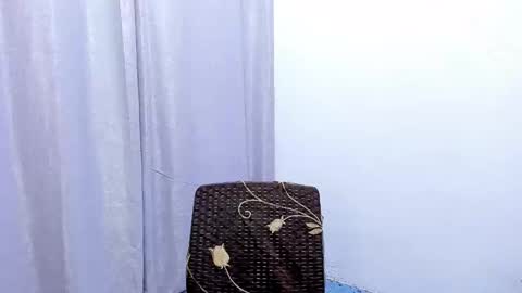 Snapshot of yourdirtyangels chatting on January 30, 12:18 am 3hi im Angel glad to see you 3 online show from January 30, 12:18 am