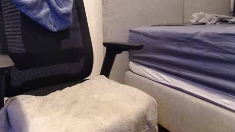 hornyedging online show from February 18, 1:34 am