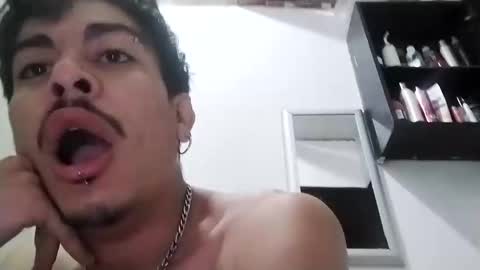 Snapshot of yourgodzeus chatting on February 18, 10:27 am yourgodzeus online show from February 18, 10:27 am