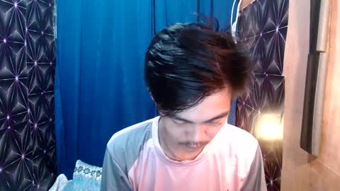 Snapshot of yourguy_josh23 chatting on December 1, 6:19 pm Josh online show from December 1, 6:19 pm