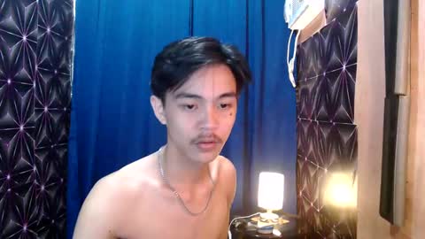 Snapshot of yourguy_josh23 chatting on December 2, 8:52 am Josh online show from December 2, 8:52 am