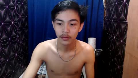 Snapshot of yourguy_josh23 chatting on December 7, 9:39 am Josh online show from December 7, 9:39 am