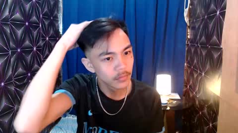 Snapshot of yourguy_josh23 chatting on December 9, 6:35 pm Josh online show from December 9, 6:35 pm