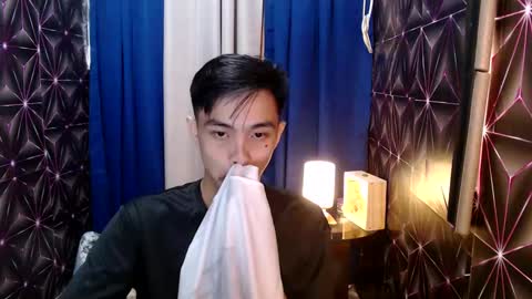 Snapshot of yourguy_josh23 chatting on December 15, 6:51 am Josh online show from December 15, 6:51 am