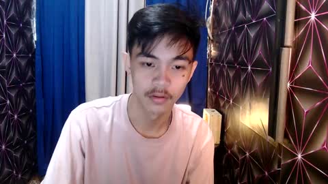 Snapshot of yourguy_josh23 chatting on December 18, 6:35 pm Josh online show from December 18, 6:35 pm