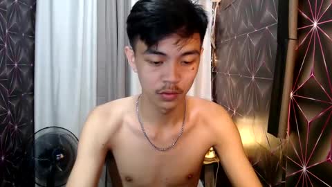 Snapshot of yourguy_josh23 chatting on January 29, 9:23 am Josh online show from January 29, 9:23 am