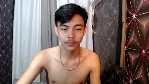 Snapshot of yourguy_josh23 chatting on February 5, 3:13 am Josh online show from February 5, 3:13 am