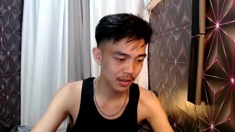 Snapshot of yourguy_josh23 chatting on February 17, 1:32 pm Josh online show from February 17, 1:32 pm