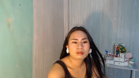 Mauie  online show from May 15, 11:01 pm