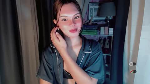 KYLIE MORE online show from March 27, 3:01 am