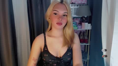 KYLIE MORE online show from April 19, 4:01 am