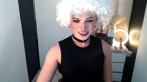 TIFFANY SUCKING QUEEN online show from August 10, 3:10 am