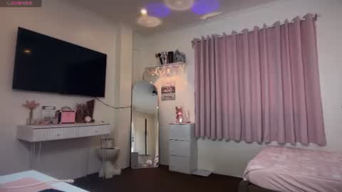 Snapshot of yournaughtyprincessx chatting on June 19, 7:45 am yournaughtyprincessx online show from June 19, 7:45 am