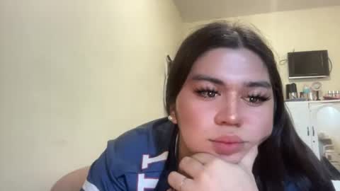 Snapshot of yoursexytowngirl chatting on June 5, 7:25 am LALA online show from June 5, 7:25 am