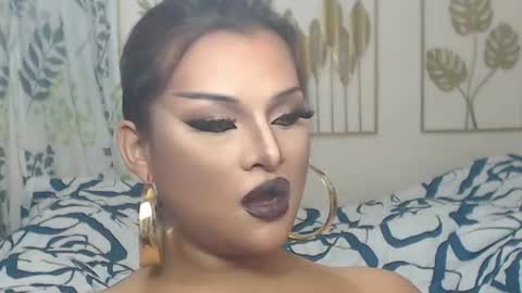 Snapshot of yourtrannyqueenxxx chatting on June 30, 10:44 pm Anastacia Grey online show from June 30, 10:44 pm