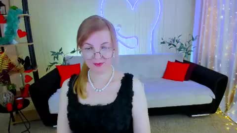 Snapshot of youruniverser chatting on July 7, 7:23 am Alice online show from July 7, 7:23 am