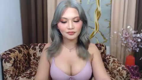 Snapshot of youungsextdeity chatting on June 11, 8:45 am cathy online show from June 11, 8:45 am