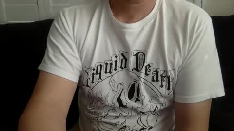 Snapshot of yque2 chatting on February 11, 11:21 pm yque online show from February 11, 11:21 pm