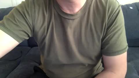 Snapshot of yque2 chatting on February 19, 1:01 am yque online show from February 19, 1:01 am