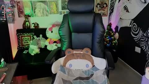    rawr   Anne Independent model      online show from December 17, 4:57 pm