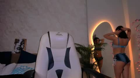 Yuki online show from June 10, 2:16 pm