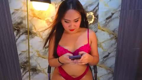yulia_lipps online show from May 21, 2:46 pm