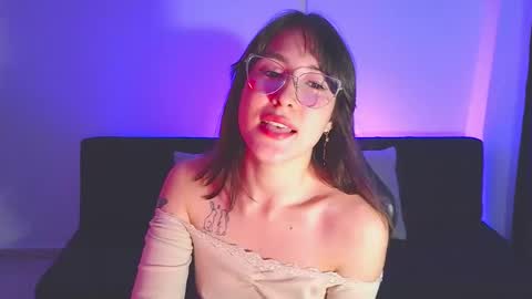 Yulienne online show from May 10, 1:00 am