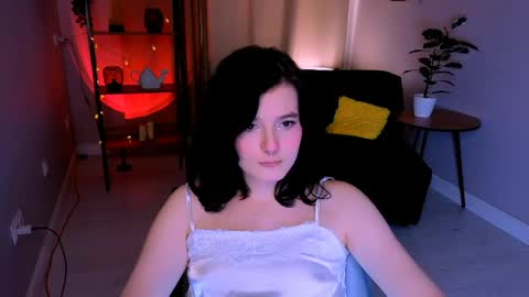 Yumi online show from April 19, 1:54 pm