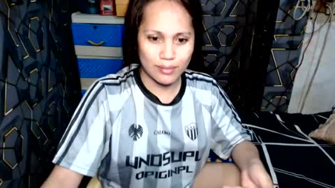 Snapshot of yumi_white chatting on July 5, 6:59 pm yumi online show from July 5, 6:59 pm