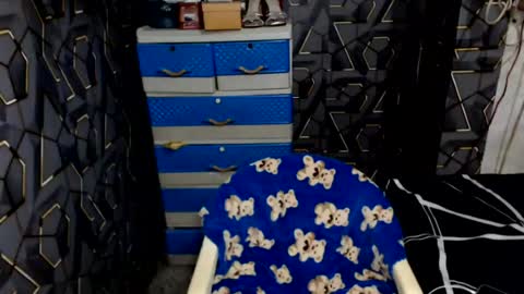 Snapshot of yumi_white chatting on July 8, 11:58 am yumi online show from July 8, 11:58 am